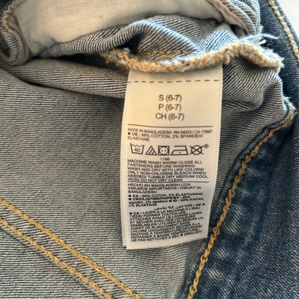 Old Navy Kids Blue Denim Trucker Jacket Size S 6-7 Junipero Medium Wash Stretch